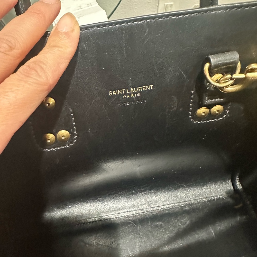 Saint Laurent Shiny Black Leather Handbag - Picture 6 of 9